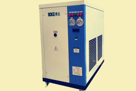 水冷箱式冷水機和螺桿式機組有何不同？